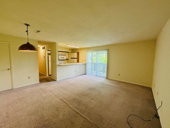 Photo - 884 Newport Terrace