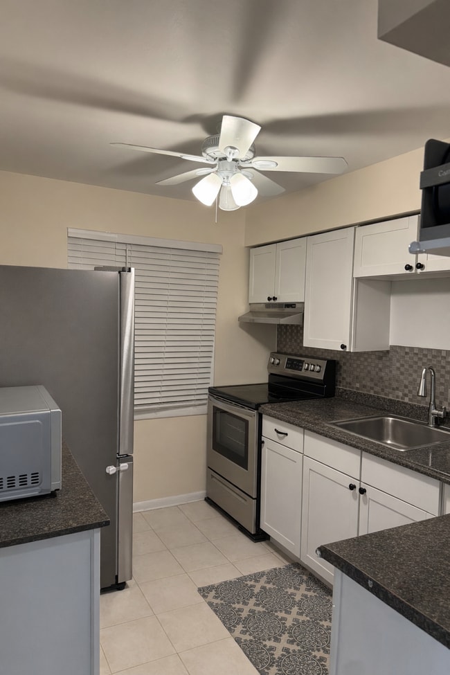 Photo - 100 Pierson Miller Dr Unit B15