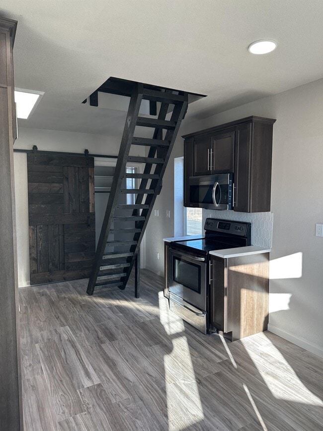 Photo - 623 NW Cedar Ave