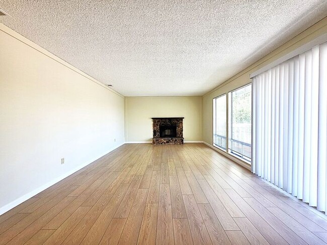 Photo - Beautiful, Very Large 2 Bedroom with Garage, Fireplace, Balcony & A/C Near Washoe Golf Course
