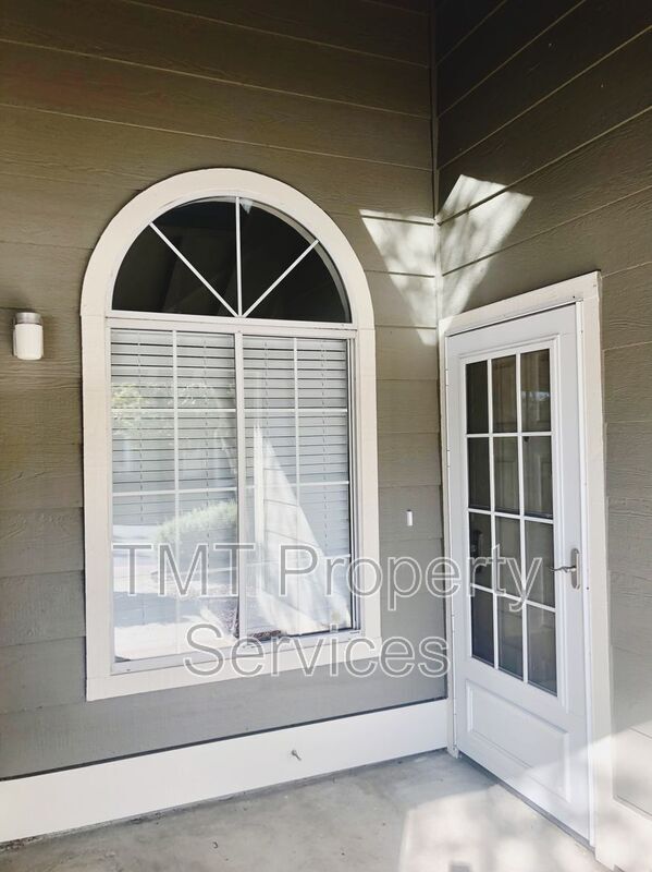 Photo - 169 Pierpoint Cir