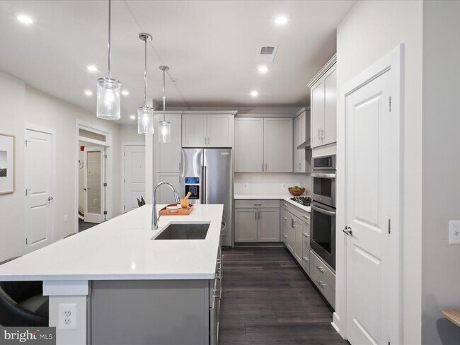 Photo - 106 St Ives Pl Unidad 104