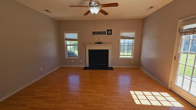 Photo - Prestigious 3 Bedroom Home!!!