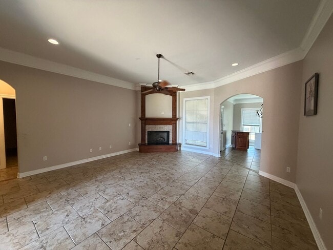 Photo - 617 Alder Ln