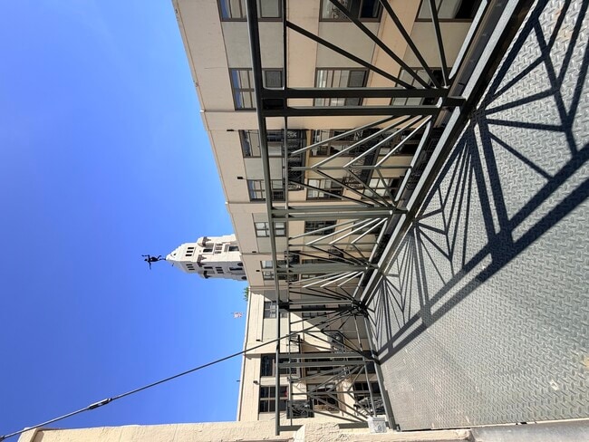 Photo - 758 N Larrabee St Unidad 831