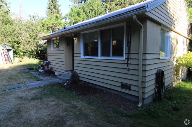 Building Photo - 9228 37th Ave SW Rental