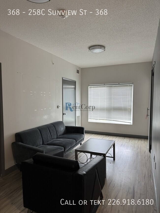 Photo - 258C-258C Sunview St