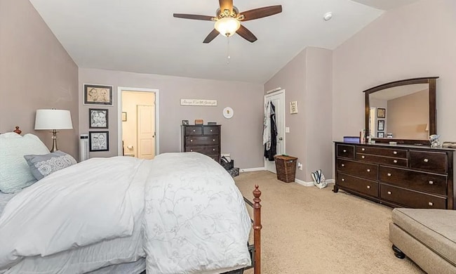 Photo - Beautifully 4-bedroom, 2.5-bathroom spacio...
