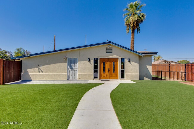 Building Photo - 2348 N 28th Pl Rental