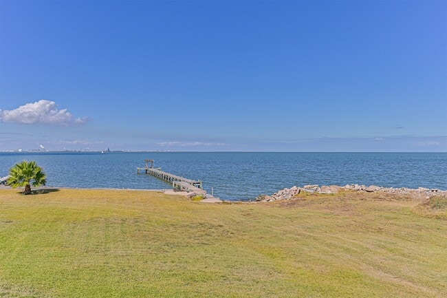 Photo - 7706 Channelview Dr