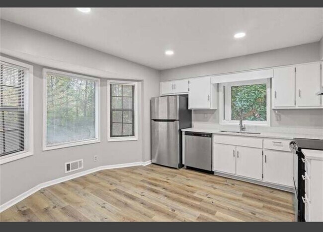 Photo - 338 Bradley Woods Ct NW