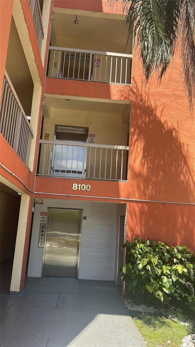 Photo - 8100 Geneva Ct Unit 535