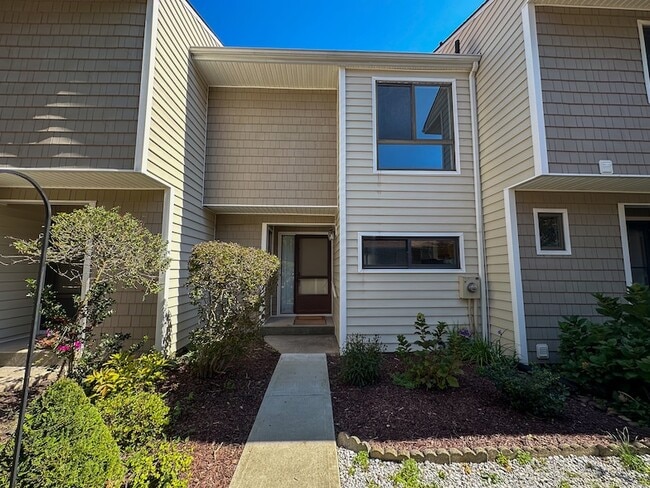 Building Photo - 52 Currier Way Rental