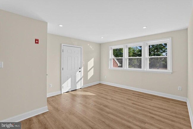 121 Rutledge Ave Unit B