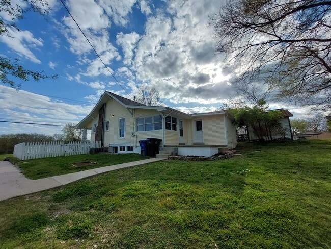 Photo - 203 Riverside Dr