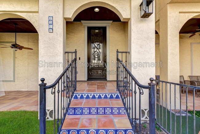 Photo - 2306 Couch St