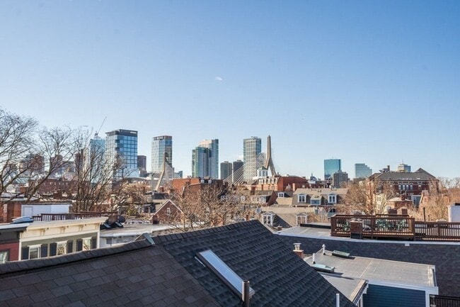 40 Pleasant St Unit 1