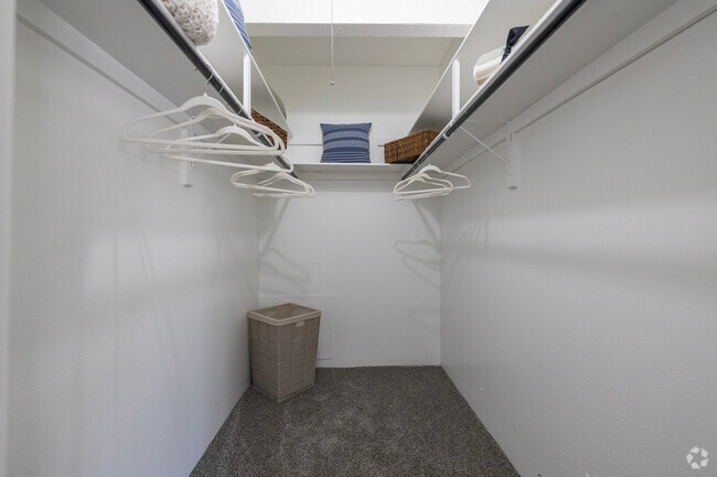 1 BR, 1 BA 753SF