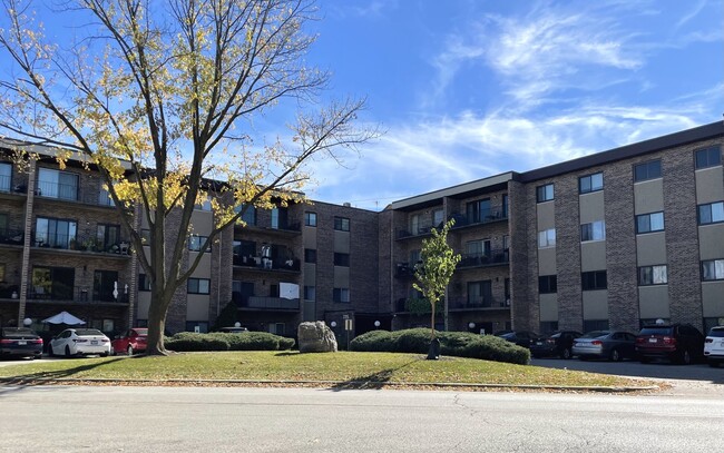 Photo - 725 W Huntington Commons Rd Condo Unit 308