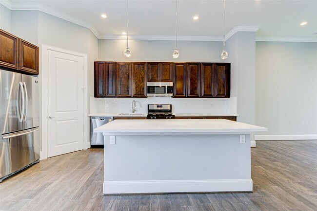 Photo - 4605 Nett St