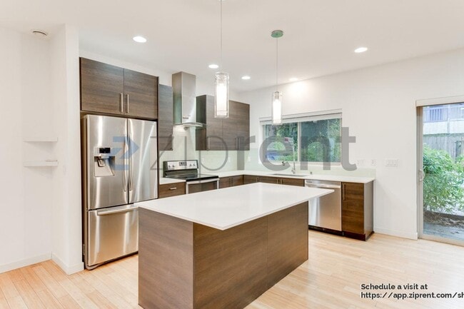 Photo - 321 21st Ave