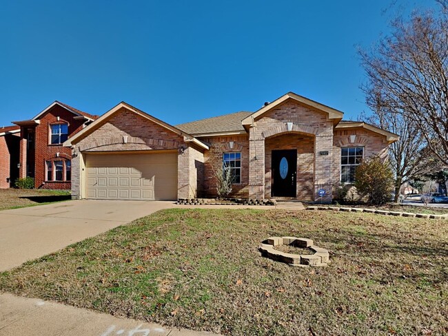 ATTRACTIVE HOME IN ARLINGTON! - ATTRACTIVE HOME IN ARLINGTON!