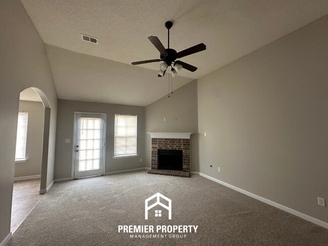 Photo - 2280 Southern Woods Dr