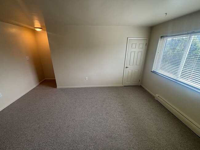 228 W 4th Ave Unit 06
