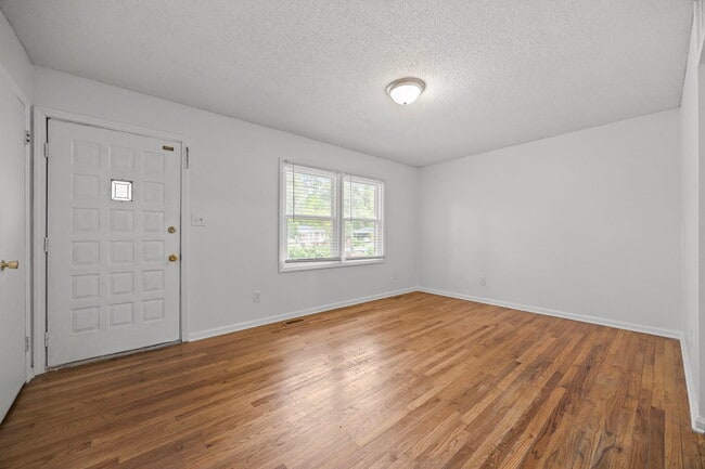 Photo - 110 Moore Rd