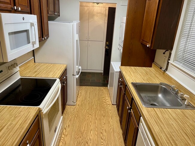 Photo - 6 Loudon Dr Unit 9