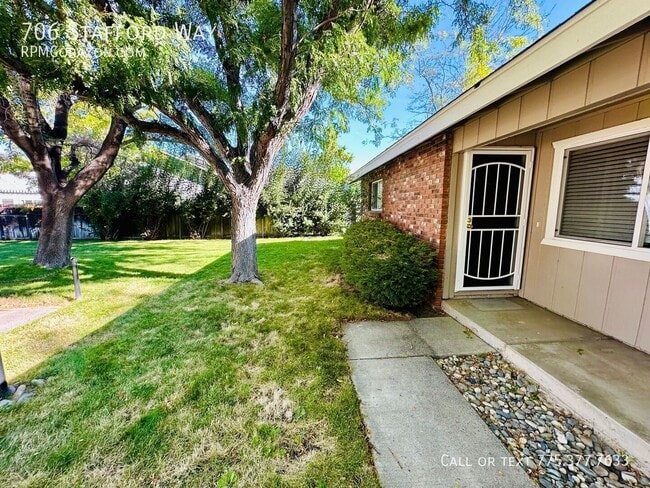 Photo - 706 Stafford Way