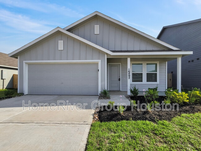 Photo - 16492 Blossom Grv Dr House