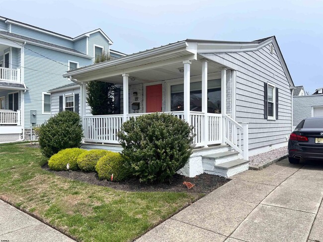 Building Photo - 119 N Iroquois Ave Rental