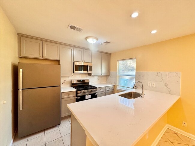 Photo - 8215 Lugary Dr