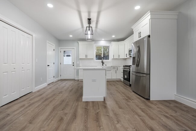 Photo - 217 Earle St