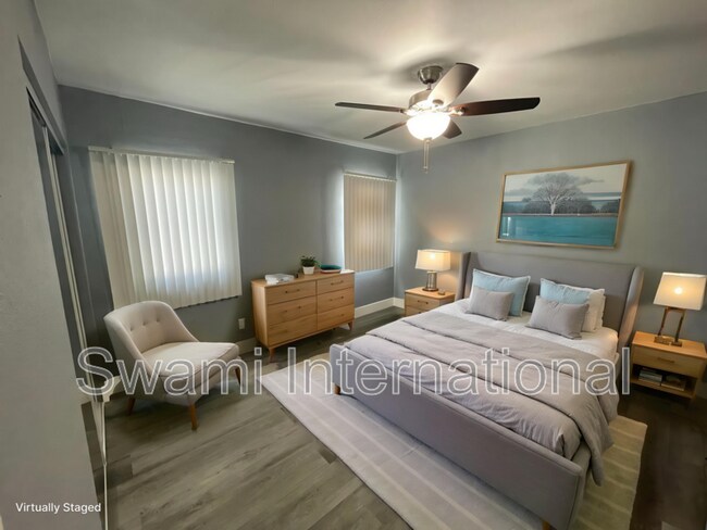 1031 W 102nd St Unit 1