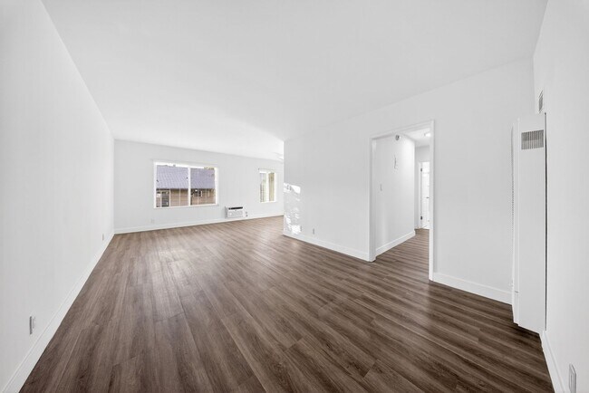 Photo - 334 S. Hobart Blvd