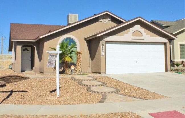 Building Photo - Beautiful Eastside Home