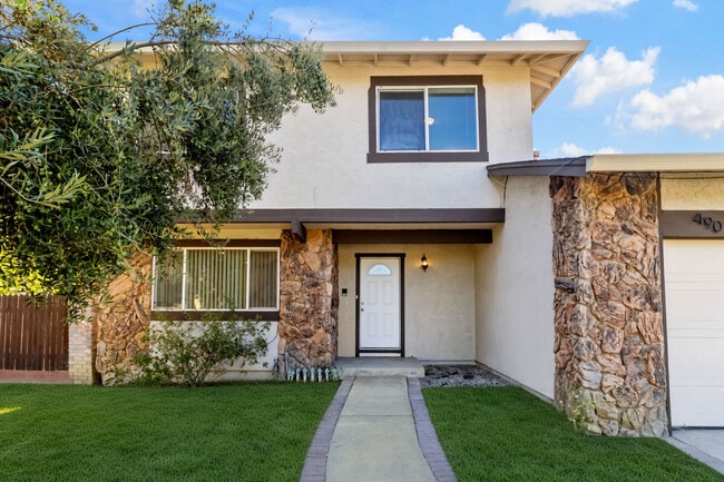 Photo - 490 N 5th St