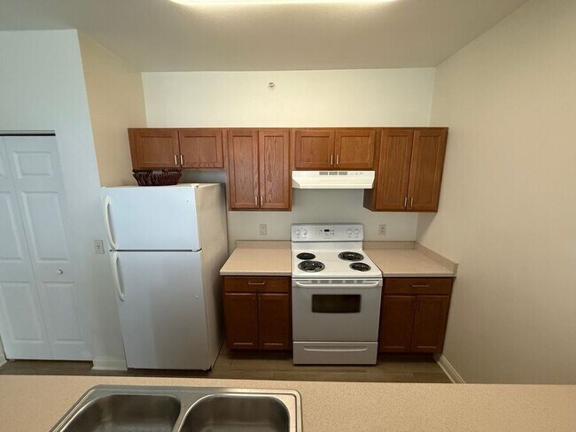 Photo - 1923 63rd St Unidad 301