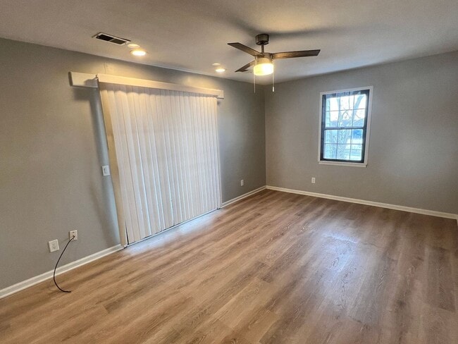 Photo - Modern 2-Bedroom Apartment with Washer & Dryer!