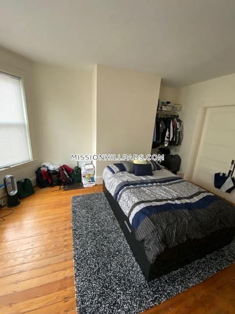 Photo - 121 Calumet St