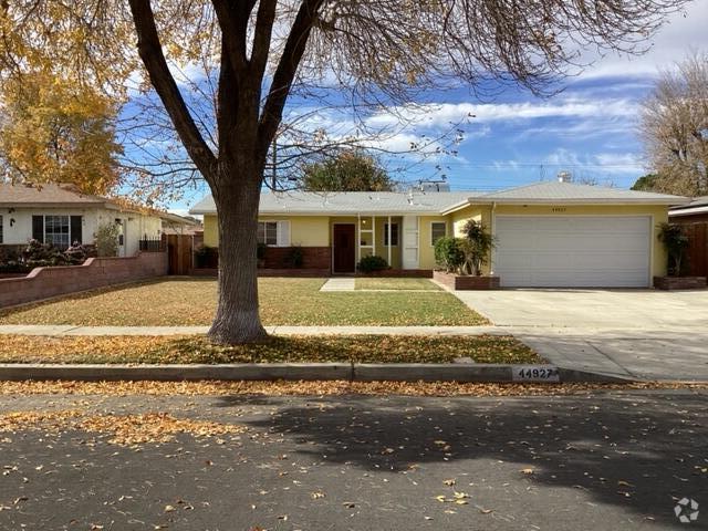 Building Photo - 44927 Harlas Ave Rental