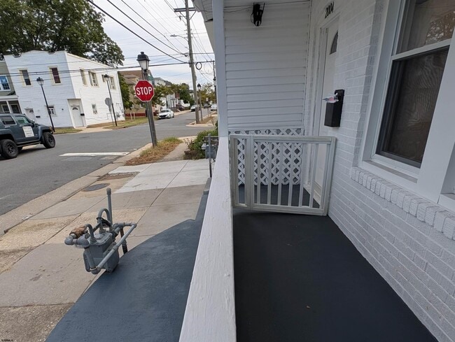 2004 McKinley Ave
