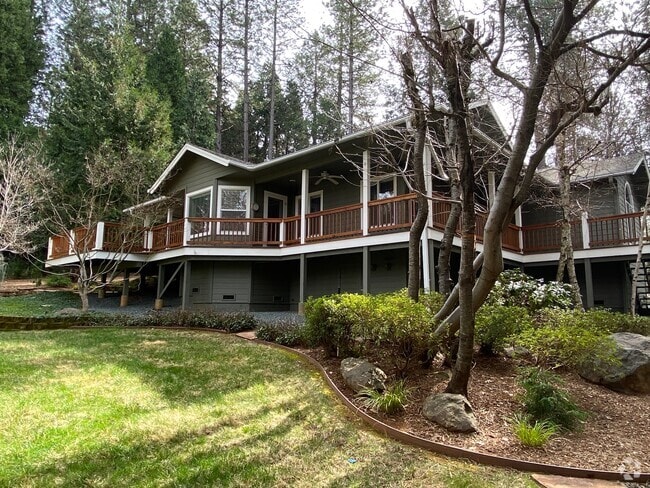 Building Photo - 12609 Oak Cir Rental