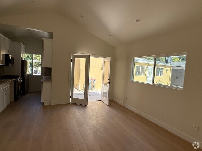 Building Photo - 4931 Placidia Ave Unit 4933 Rental