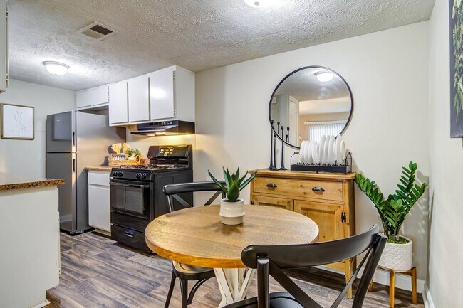 Regency Park Apartments