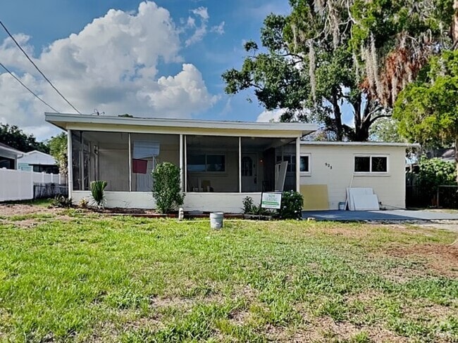 Building Photo - 905 Alicia Ave Rental