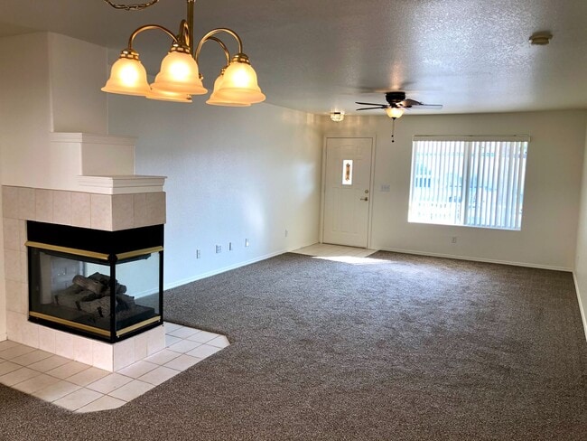 Photo - Beautiful 2 Bedroom, 2 bathroom Home in El Camino Village!