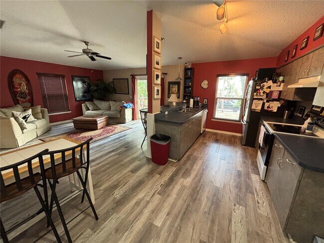 Photo - 716 Tropical Dr